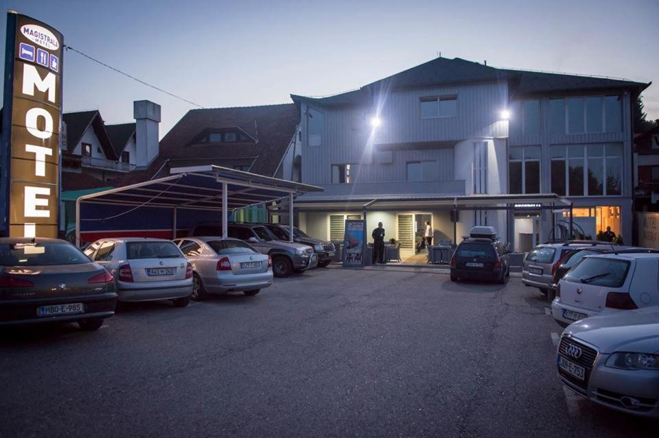 دوبوي Motel Magistrala المظهر الخارجي الصورة